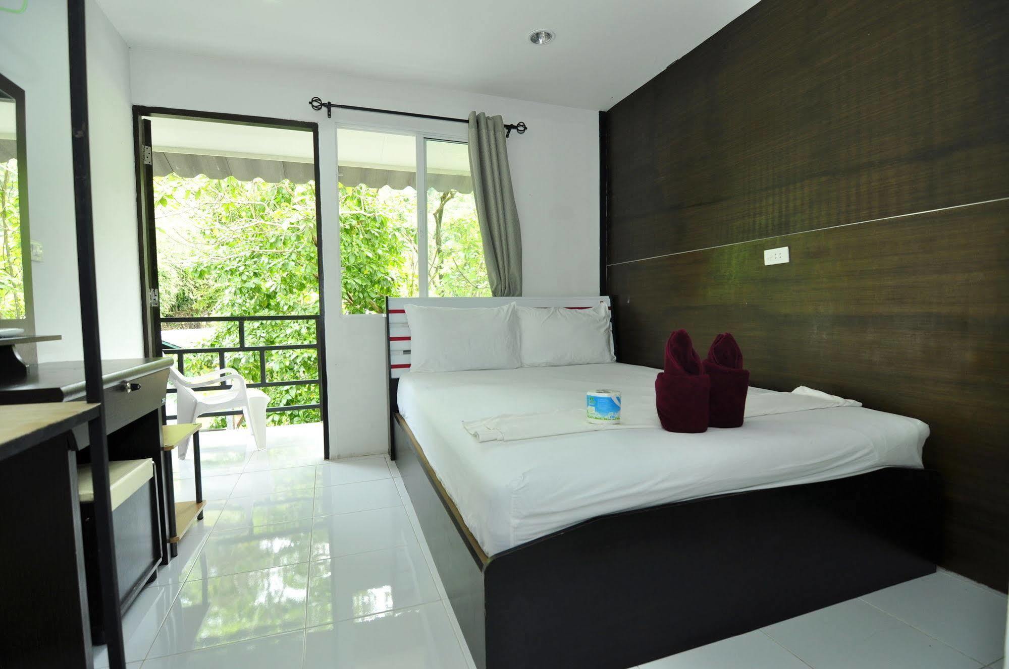 Kitty Guesthouse Koh Koh Phi Phi Don Extérieur photo
