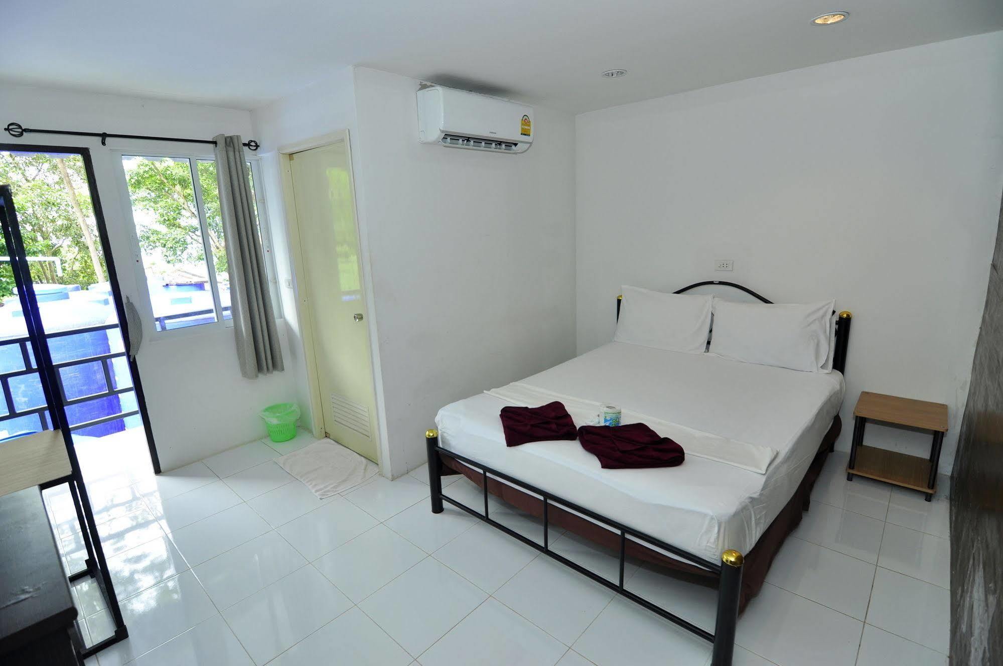 Kitty Guesthouse Koh Koh Phi Phi Don Extérieur photo