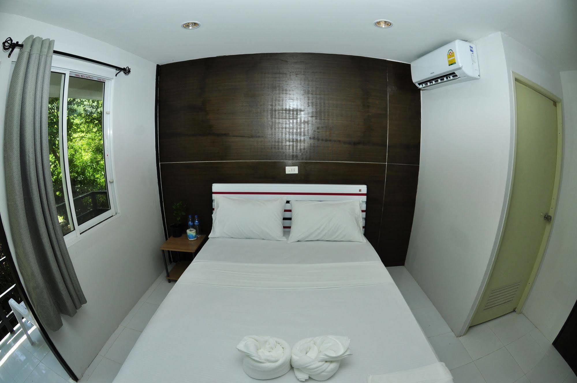 Kitty Guesthouse Koh Koh Phi Phi Don Extérieur photo
