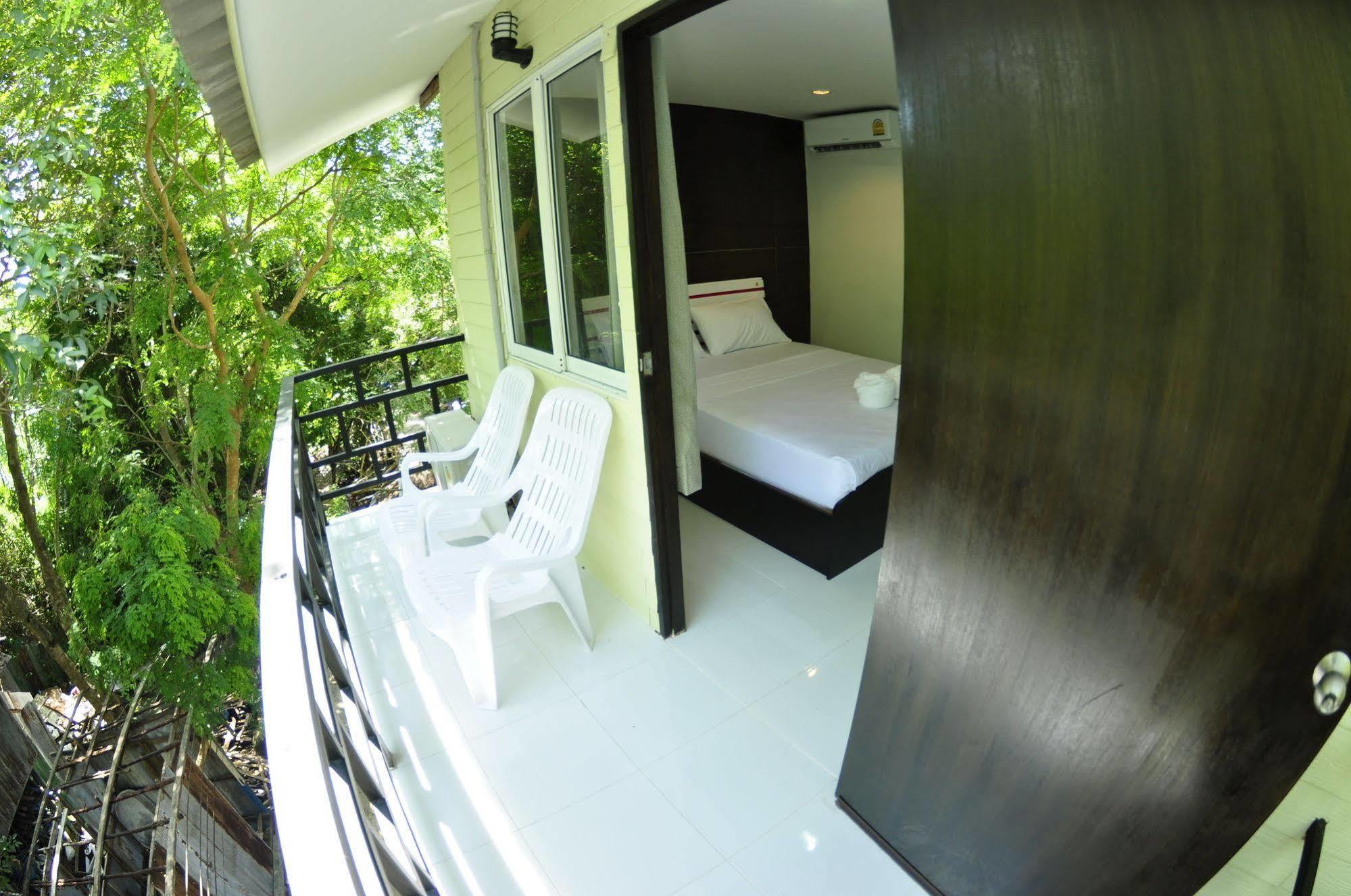 Kitty Guesthouse Koh Koh Phi Phi Don Extérieur photo